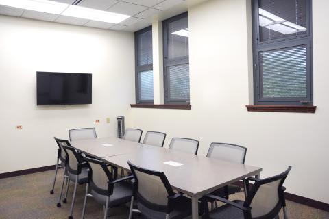 Located in the Adult Services Department, this conference room holds 1 to 10 people and its dimensions are 11’2” x 19’2”.